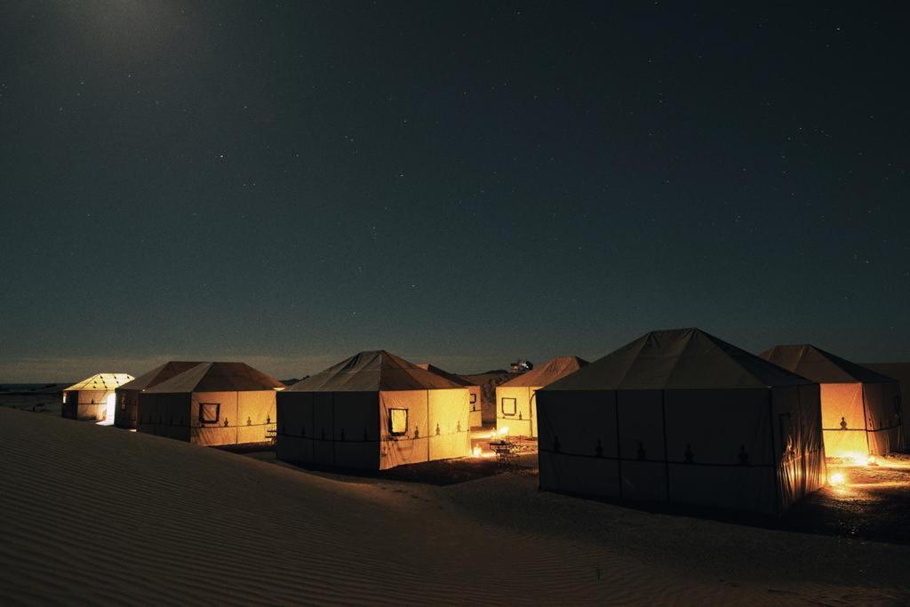 Sand Rose Luxury Camp Мерцуга Екстериор снимка